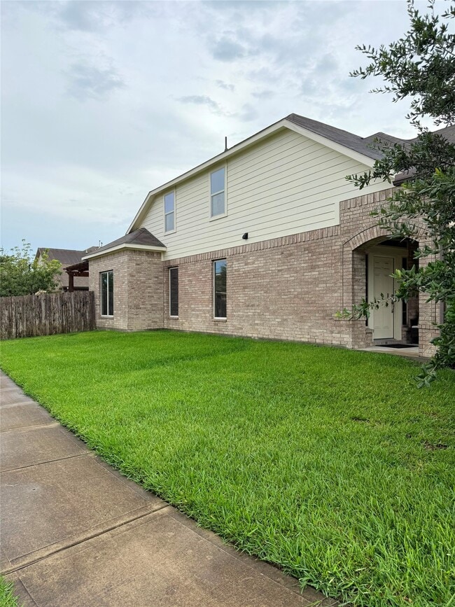Building Photo - 20703 Winghaven Dr