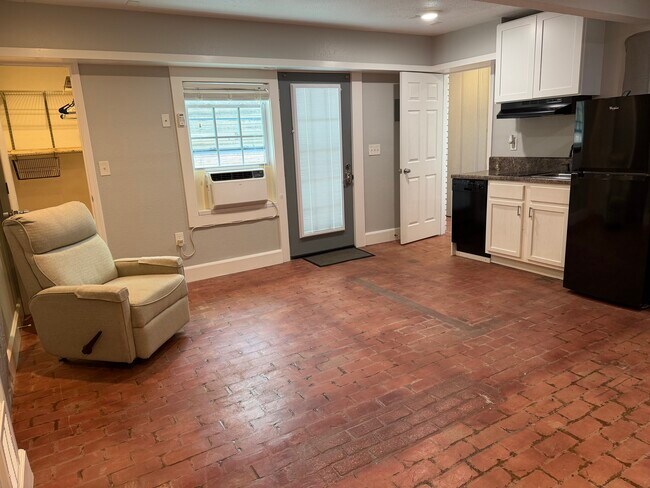 Foto del edificio - 12609 Cowboy Ln