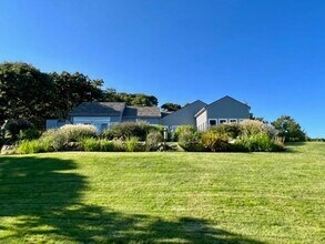 Building Photo - 3 E Pasture Way