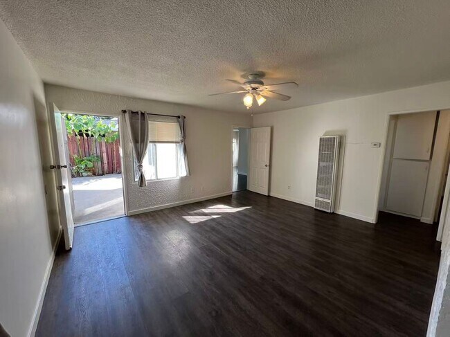 Foto del edificio - 8715 Stewart and Gray Rd