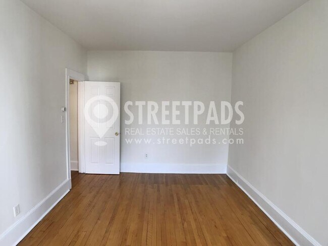 Foto del edificio - 2 bedroom in Brookline MA 02446