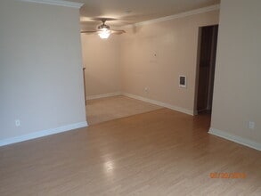 Building Photo - 615 9th St