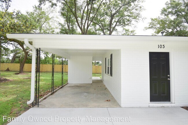 Building Photo - 3 br, 1 bath House - 102 Bradford Court
