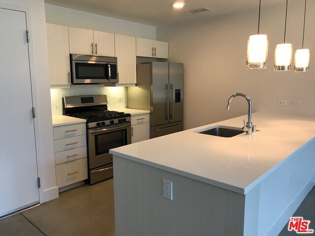 Building Photo - 12760 Millennium Dr