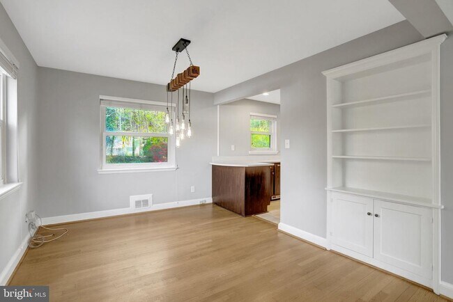 Foto del edificio - 3713 Lockwood Ln