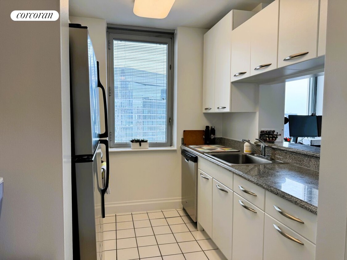 Foto del edificio - 150 E 44th St
