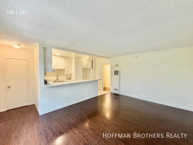 Building Photo - 3718 Mentone Ave