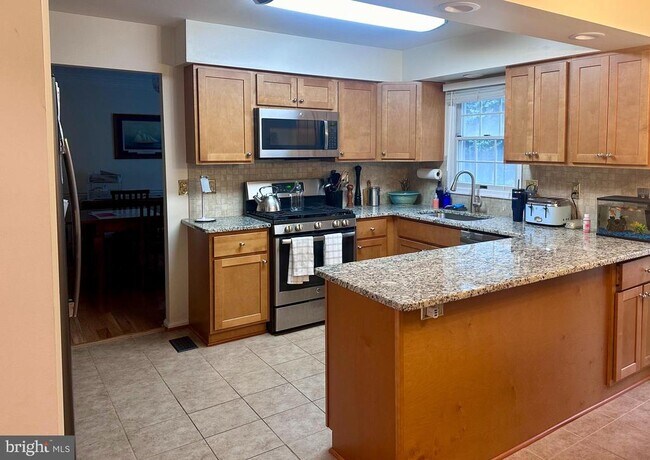 Foto del edificio - 342 Butternut Ct