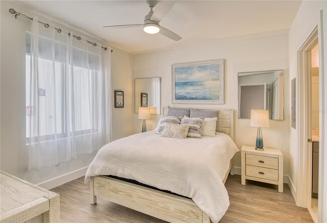 Building Photo - 1709 N Tamiami Trl