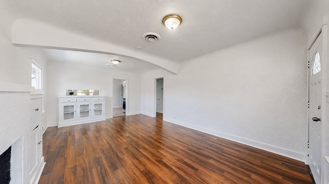 Building Photo - 1718 Fairmount Blvd