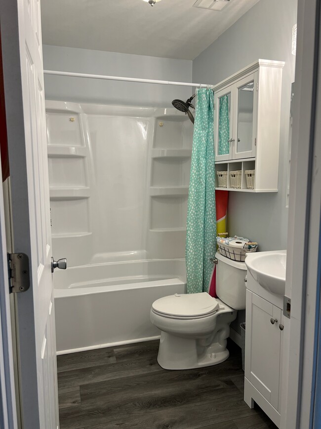 Building Photo - 2265 Woodlock Dr