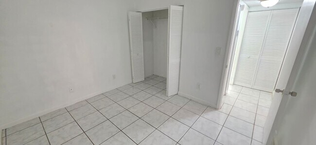 Foto del edificio - 3199 Foxcroft Rd