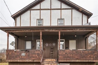 Building Photo - 37 Graham Ave