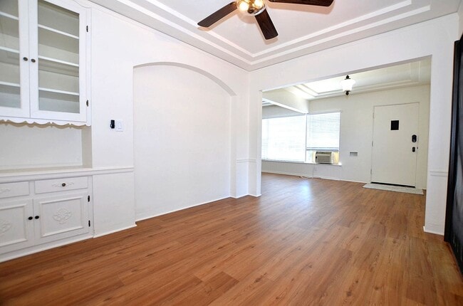 Building Photo - 3Bd/1.5Ba Duplex