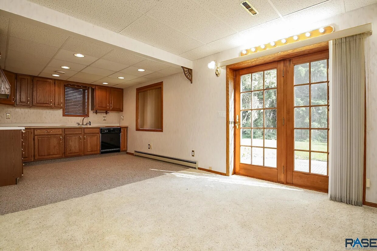 308 N Needles Dr Unit B, Brandon, SD 57005 Apartments in Brandon, SD