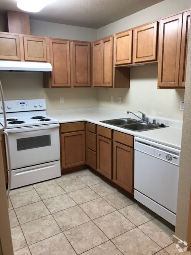 Building Photo - 2482 Avignon Cir