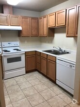 Building Photo - 2482 Avignon Cir