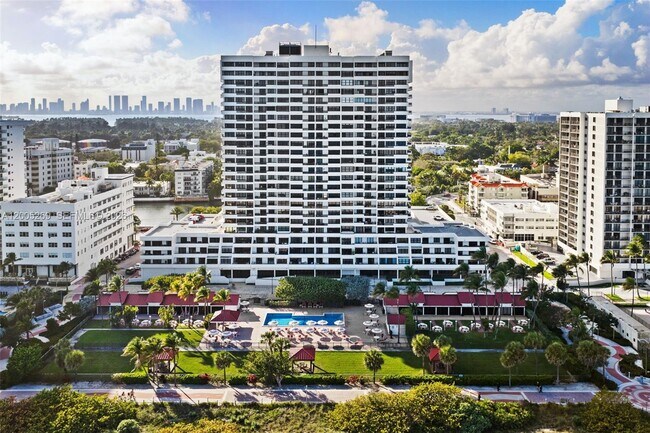 Foto del edificio - 2555 Collins Ave