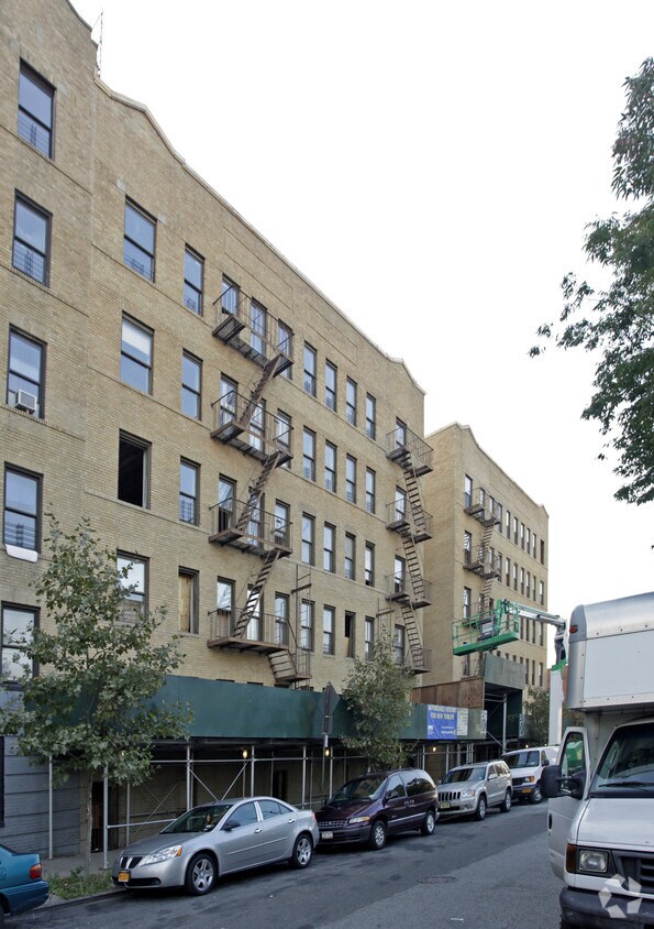 Building Photo - Pickwick Town Homes