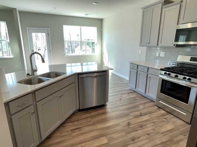 Building Photo - Elegant 4-Bedroom, 3.5-Bath Home with Spac...