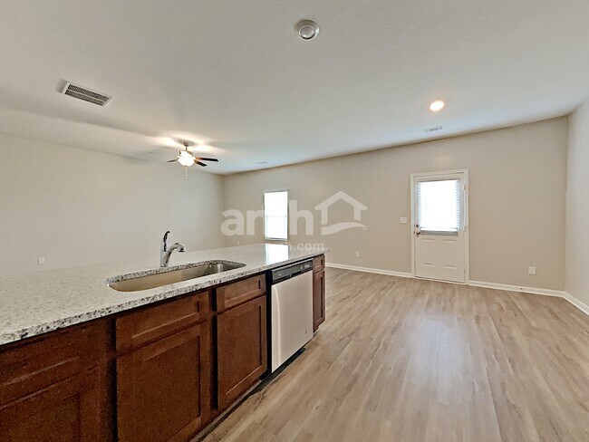 Foto del edificio - 4935 Bridle Path