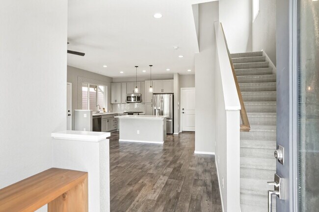 Foto del edificio - Beautiful 3 Bedroom - 3 1/3 Bathroom Home ...