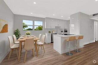 Building Photo - 4068 Ainslie Dr