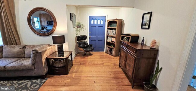 Foto del edificio - 325 Brownsville Rd