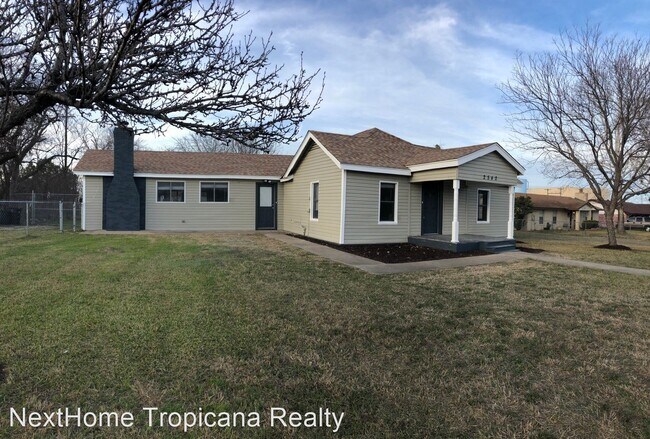 Foto del edificio - 3 br, 1 bath House - 2540 Chaparral RD