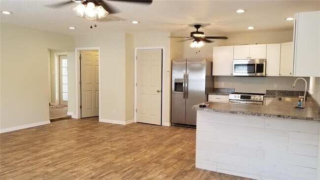 Building Photo - 206 Hunting Lodge Dr