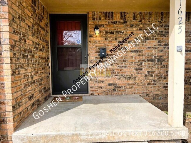 Building Photo - 1625 Mount Carmel St