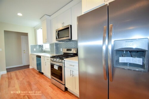 Building Photo - 5 Ayr Rd