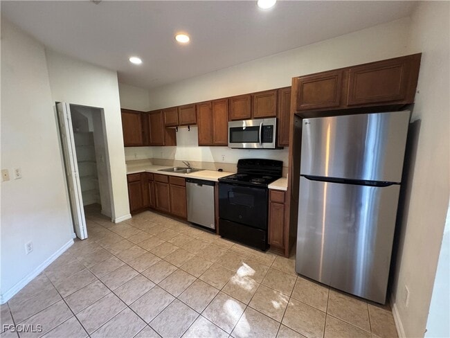Building Photo - 17533 Laurel Grove Ct