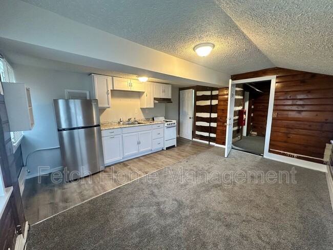 Building Photo - 10669 Jonestown Rd