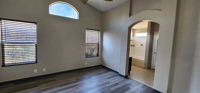 Building Photo - 3039 Glorieta Meadows Dr NE