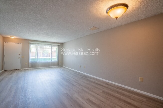 Building Photo - 17230 N Palo Verde Dr