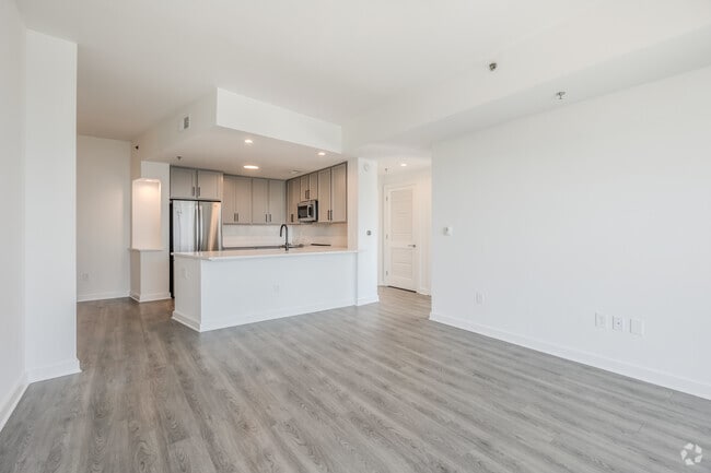 1BR, 1BA - 865SF - Living Room - Tower on Piedmont