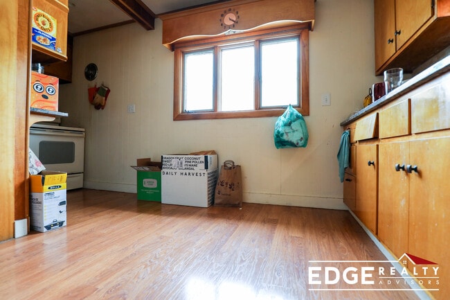 Building Photo - 22 Lyne Rd