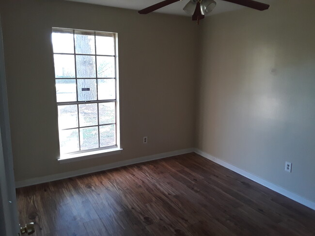 Bedroom - 5026 Oak Creek Dr