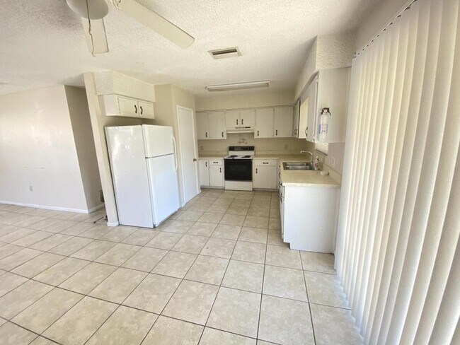 Foto del edificio - 3127 Maine Avenue