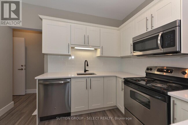 Building Photo - 515 Quebec St