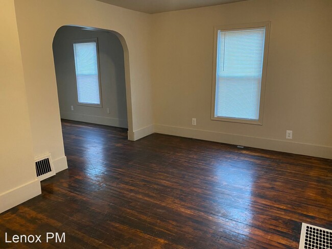 Building Photo - 3 br, 1 bath House - 625 Going