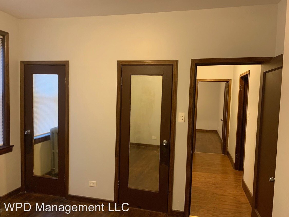 Foto principal - 7436 S South Shore Dr