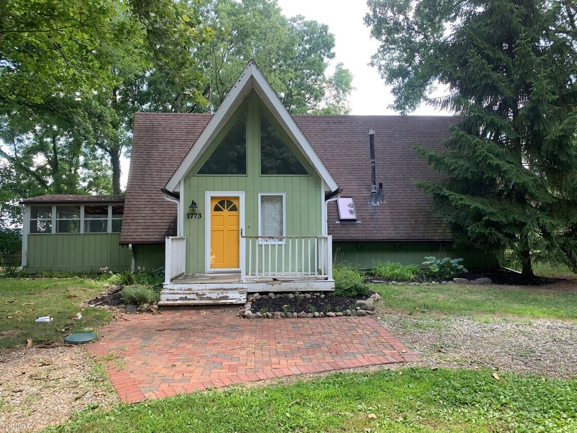 3 br, 1.5 bath House 1773 Idlewild Dr House Rental in Richland, MI