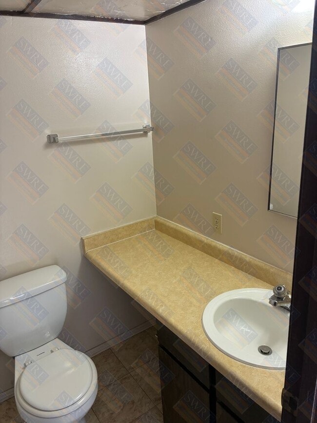 Building Photo - 855 Mocassin-