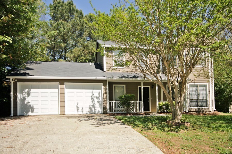 Primary Photo - 200 Royal Colony Ct