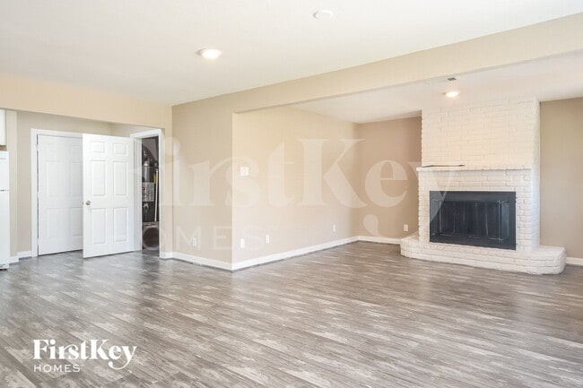 Foto del edificio - 1204 Trenton Ln