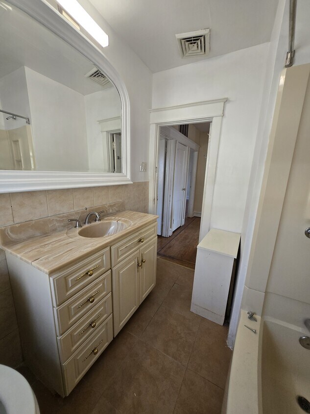 Foto principal - 280 N Wycombe Ave
