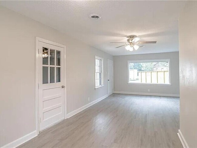 Foto del edificio - 2403 S Octavia Dr