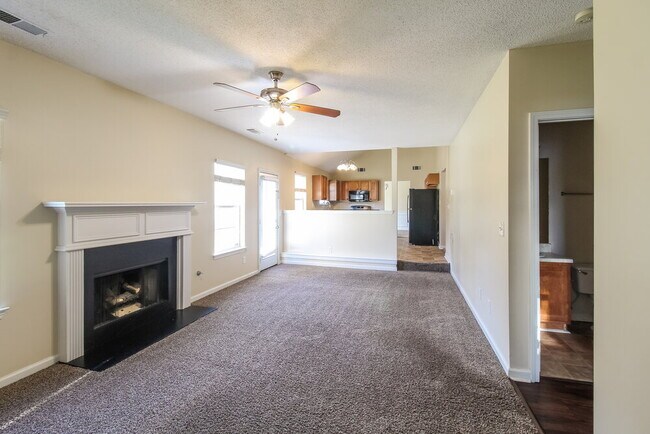 Foto del edificio - 824 Brisley Cir